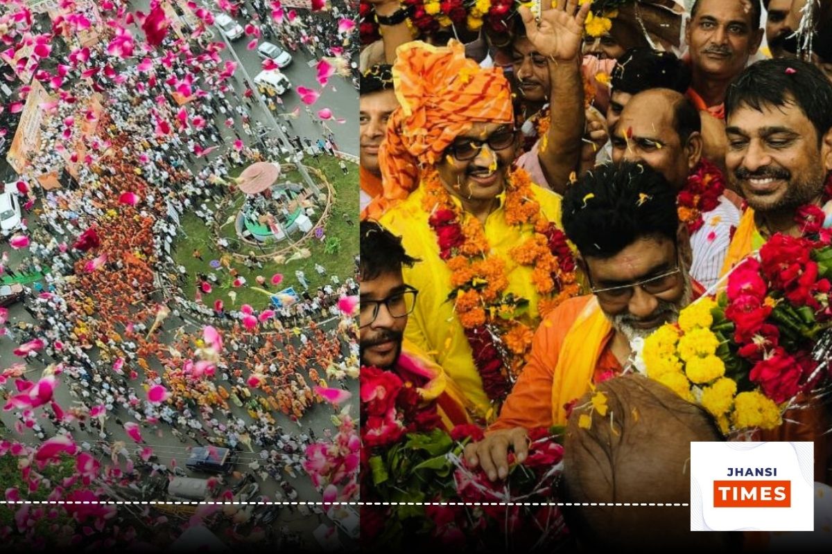 Helicopter Showers Flowers on Devotees in Jhansi’s Historic Kanwar Yatra